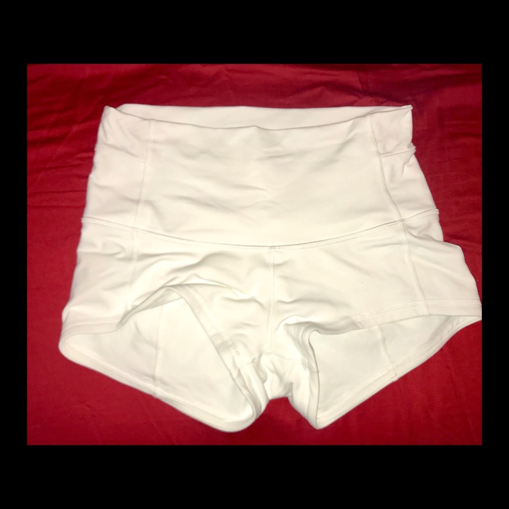 Lululemon: High Waisted Shorts (Size 8)